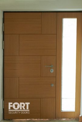 00048-Custom-Oak-FS-Security-single-door-with-glass-side-panel_-fsdoors-co-uk